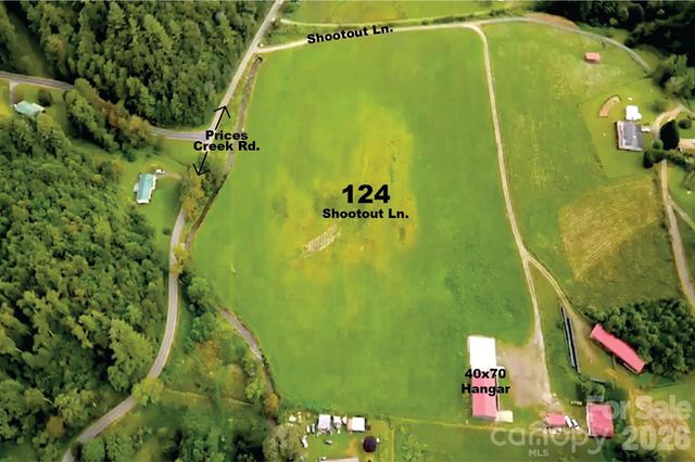 124 Shootout Lane, Burnsville, NC 28714