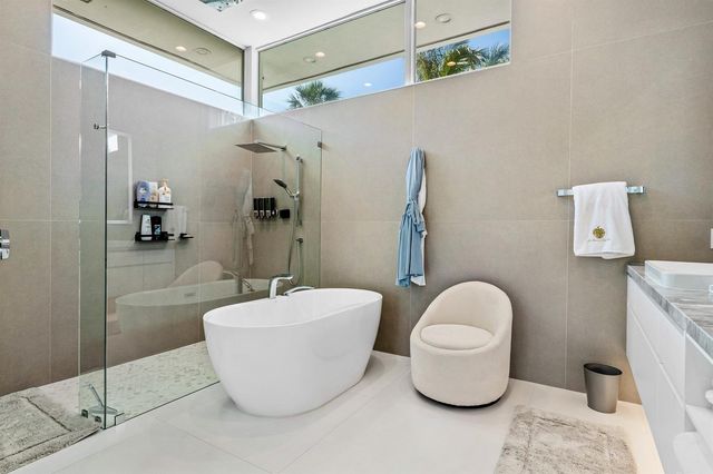 823 W Oyster Lane, Lantana, FL 33462