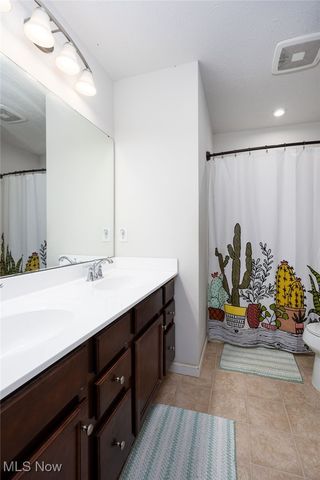 38488 Briar Lakes Drive, Avon, OH 44011