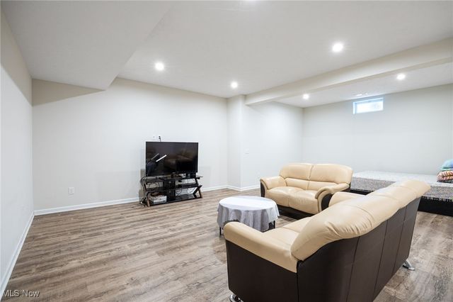 38488 Briar Lakes Drive, Avon, OH 44011