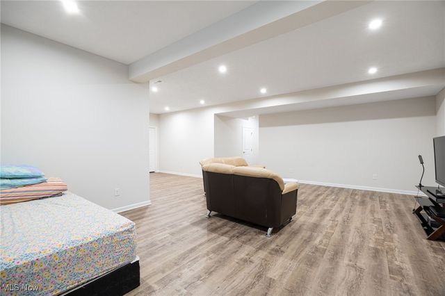 38488 Briar Lakes Drive, Avon, OH 44011