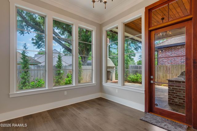 211 Edgehill Circle, Lafayette, LA 70508