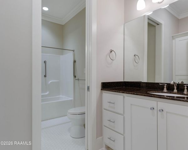 211 Edgehill Circle, Lafayette, LA 70508