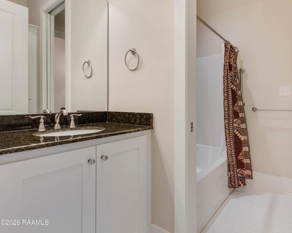 211 Edgehill Circle, Lafayette, LA 70508