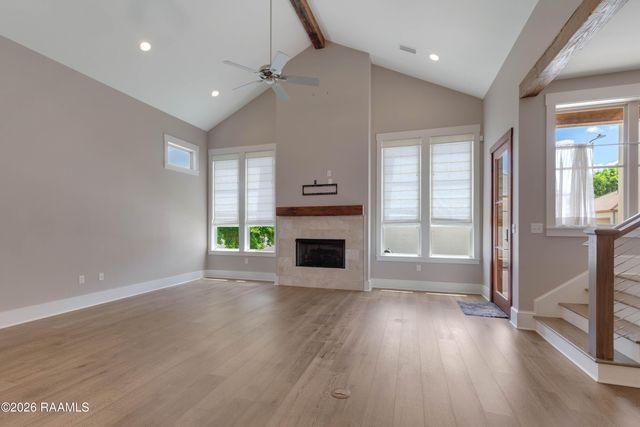211 Edgehill Circle, Lafayette, LA 70508