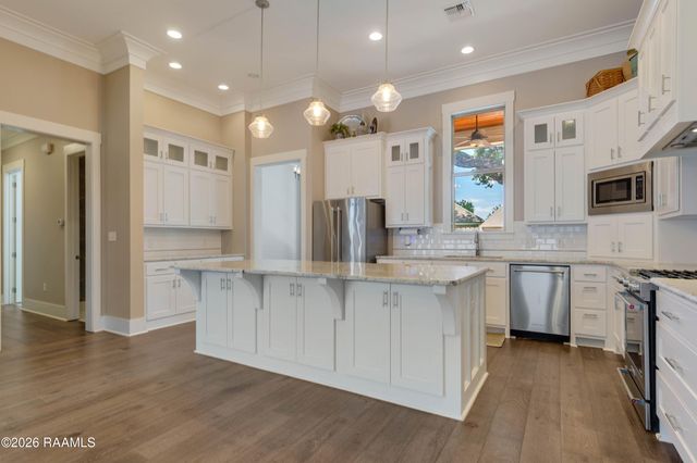 211 Edgehill Circle, Lafayette, LA 70508