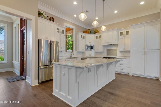 211 Edgehill Circle, Lafayette, LA 70508