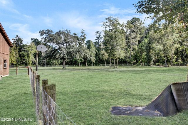 120 WIPPLETREE Court, Palatka, FL 32147