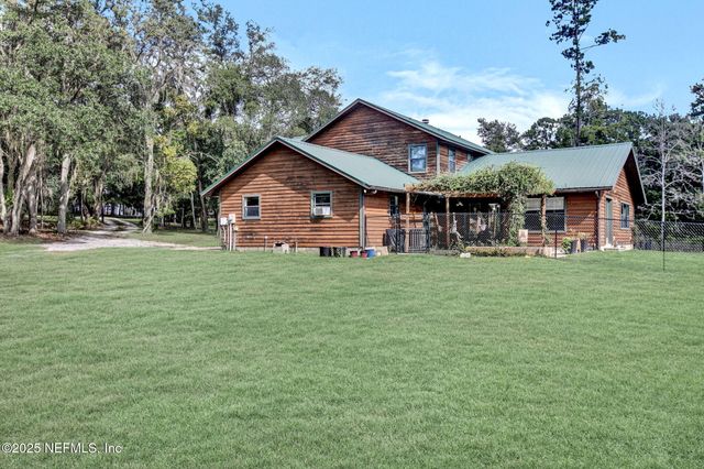 120 WIPPLETREE Court, Palatka, FL 32147