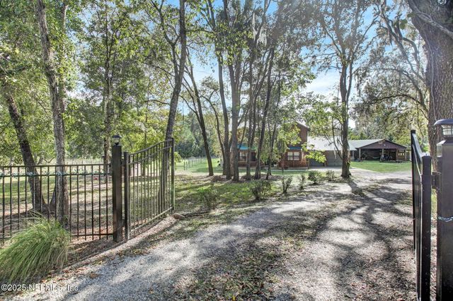 120 WIPPLETREE Court, Palatka, FL 32147