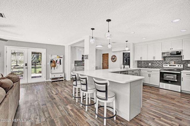 120 WIPPLETREE Court, Palatka, FL 32147