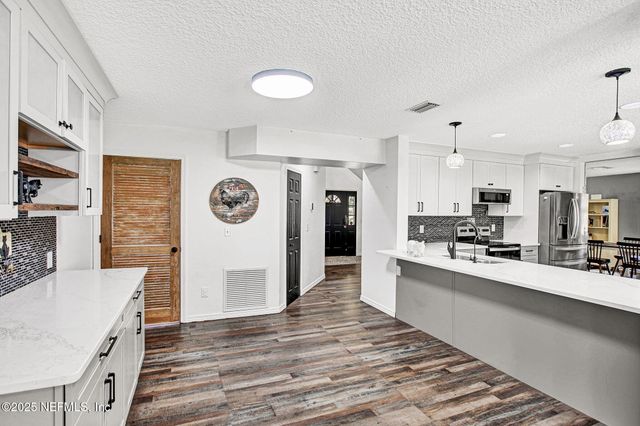 120 WIPPLETREE Court, Palatka, FL 32147