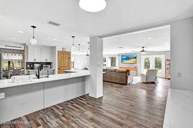 120 WIPPLETREE Court, Palatka, FL 32147