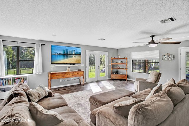 120 WIPPLETREE Court, Palatka, FL 32147