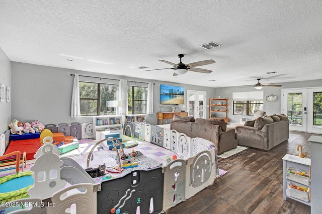 120 WIPPLETREE Court, Palatka, FL 32147