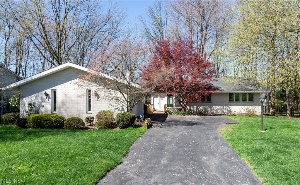 3970 E Meadow Lane, Orange Village, OH 44122