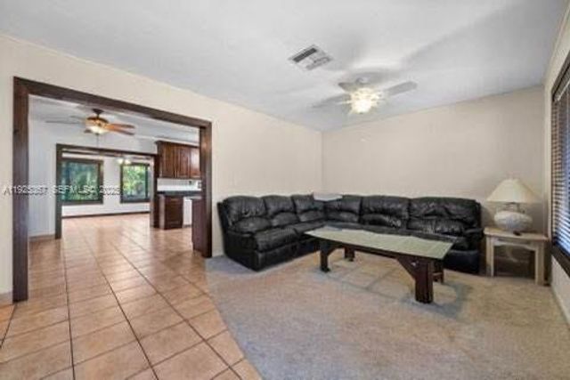 9155 SW 179th St, Palmetto Bay, FL 33157