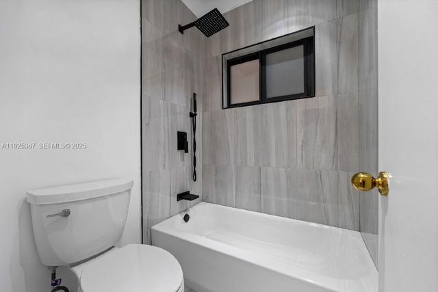 9155 SW 179th St, Palmetto Bay, FL 33157