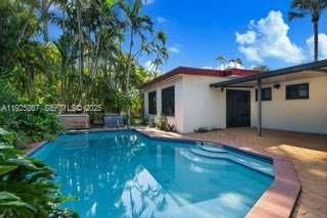 9155 SW 179th St, Palmetto Bay, FL 33157