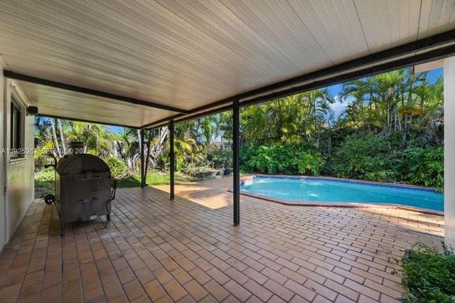 9155 SW 179th St, Palmetto Bay, FL 33157