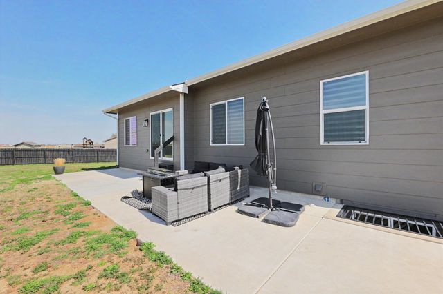 581 S Cattail St, Haysville, KS 67060