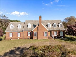 6490 Powhatan DR, Hayes, VA 23072