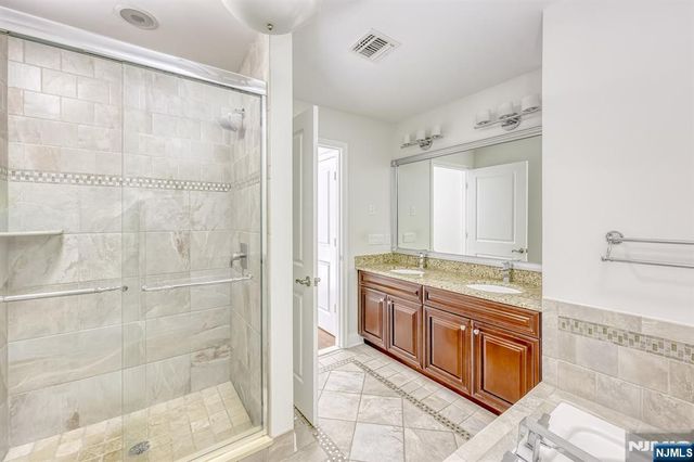 1004 Whitney Lane, Allendale, NJ 07401