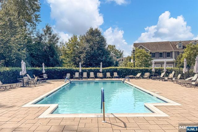 1004 Whitney Lane, Allendale, NJ 07401