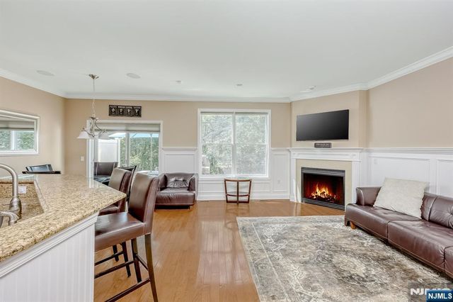 1004 Whitney Lane, Allendale, NJ 07401