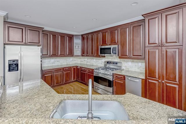 1004 Whitney Lane, Allendale, NJ 07401