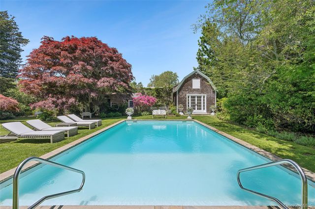 55 Post Crossing, Southampton, NY 11968