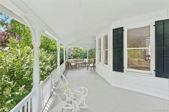 55 Post Crossing, Southampton, NY 11968