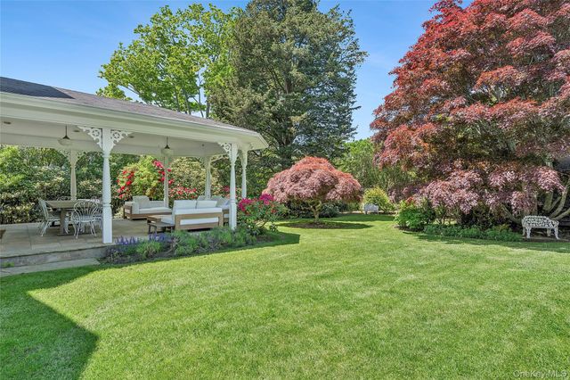 55 Post Crossing, Southampton, NY 11968