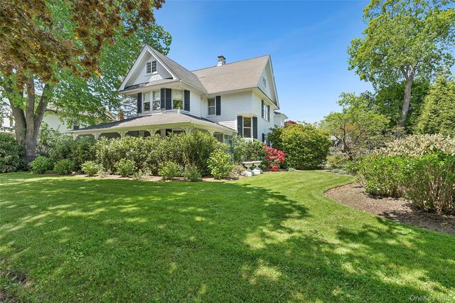 55 Post Crossing, Southampton, NY 11968