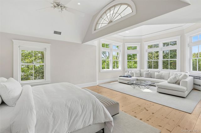 55 Post Crossing, Southampton, NY 11968