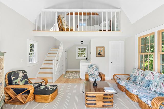 55 Post Crossing, Southampton, NY 11968