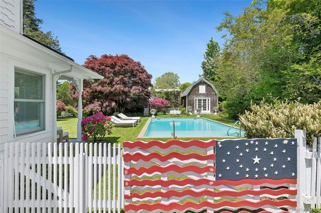55 Post Crossing, Southampton, NY 11968