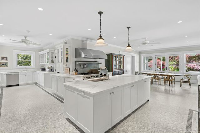55 Post Crossing, Southampton, NY 11968