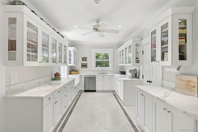 55 Post Crossing, Southampton, NY 11968