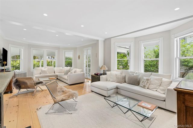 55 Post Crossing, Southampton, NY 11968