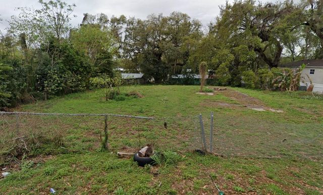 2211 HIALEAH AVENUE, Leesburg, FL 34748