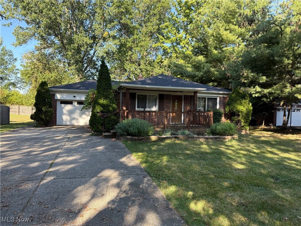 1528 Dover Center Road, Westlake, OH 44145