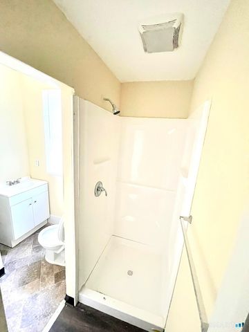 1015 West Main Street 2B, Waterbury, CT 06708