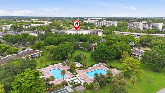 555 Oaks Lane 303, Pompano Beach, FL 33069