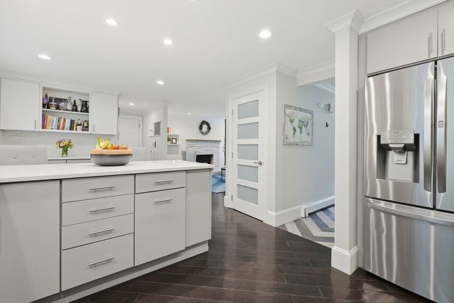 1 Leone Ln, Mendon, MA 01756