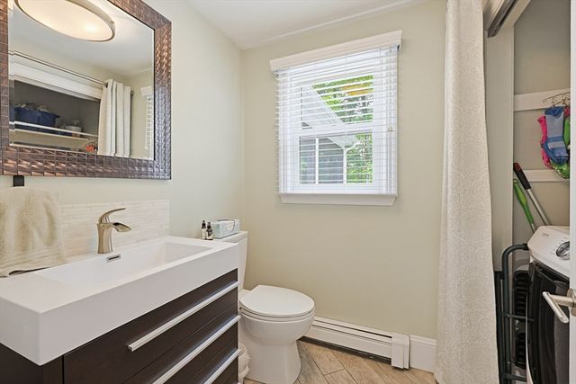 1 Leone Ln, Mendon, MA 01756