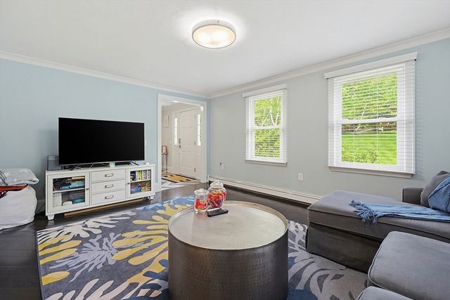 1 Leone Ln, Mendon, MA 01756