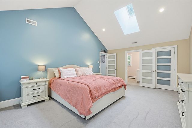 1 Leone Ln, Mendon, MA 01756