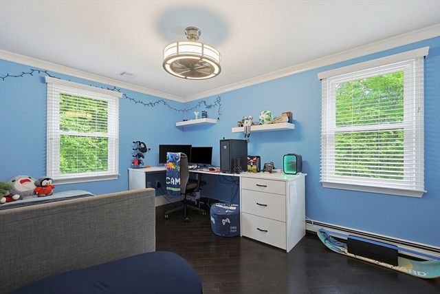 1 Leone Ln, Mendon, MA 01756