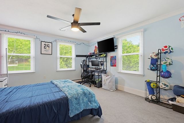 1 Leone Ln, Mendon, MA 01756